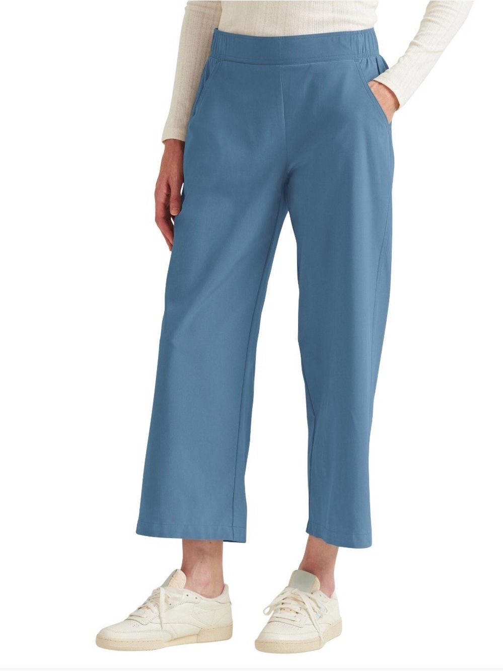 Ladies Eddie Bauer traveler crop pants